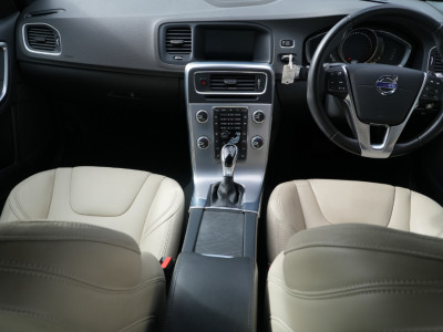 2017 Volvo V60