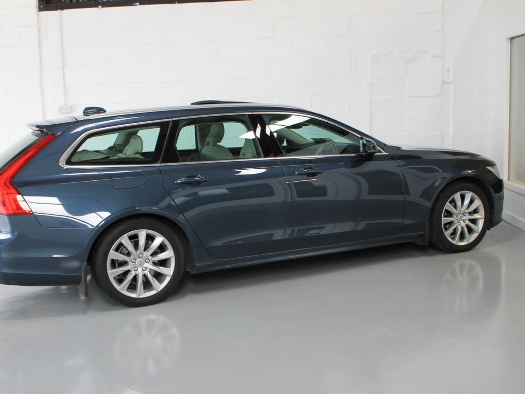 2020 Volvo V90
