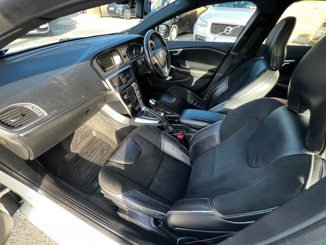 2016 Volvo V40