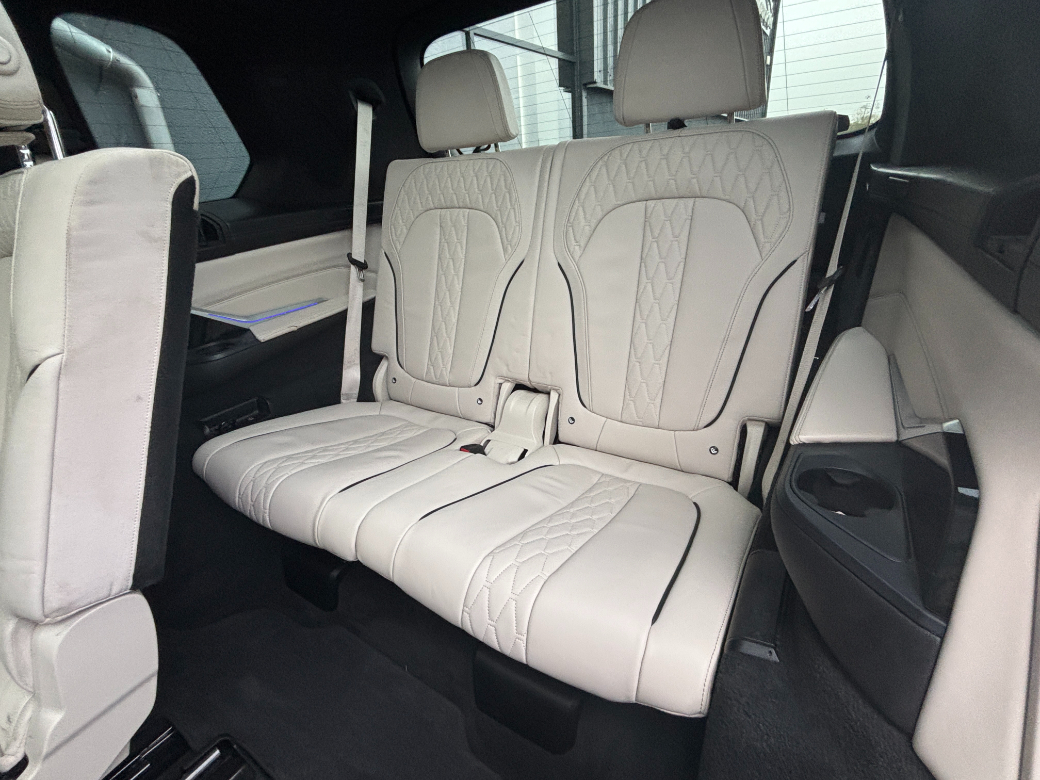 2021 BMW X7