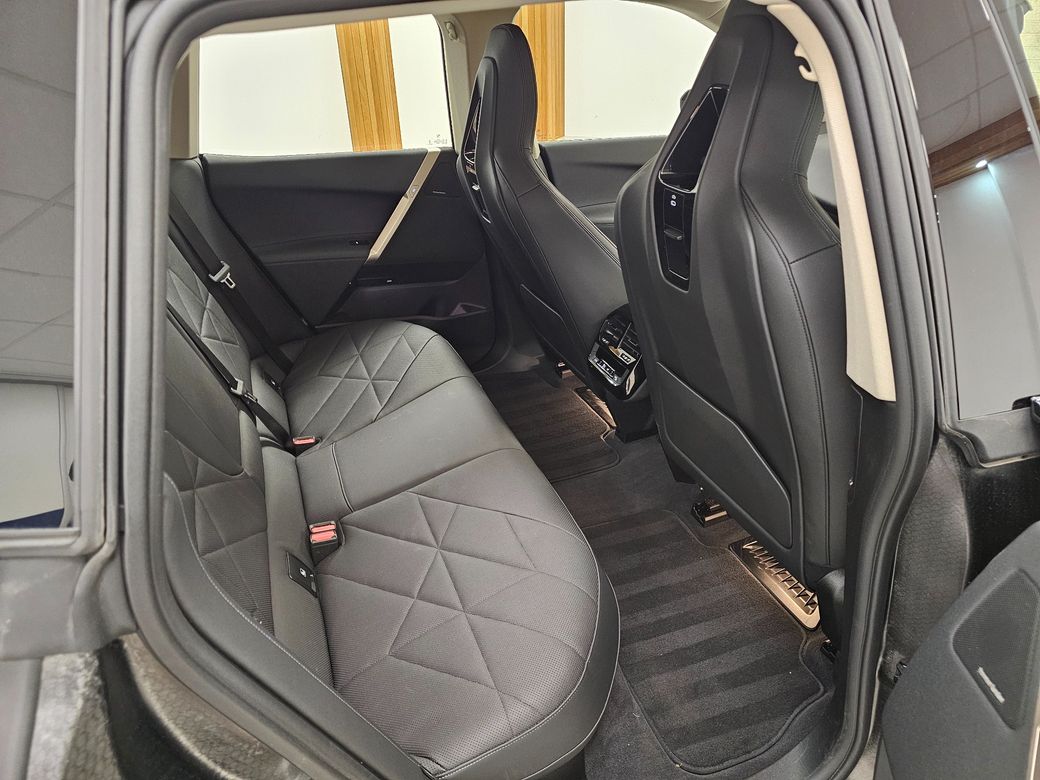 2024 BMW iX