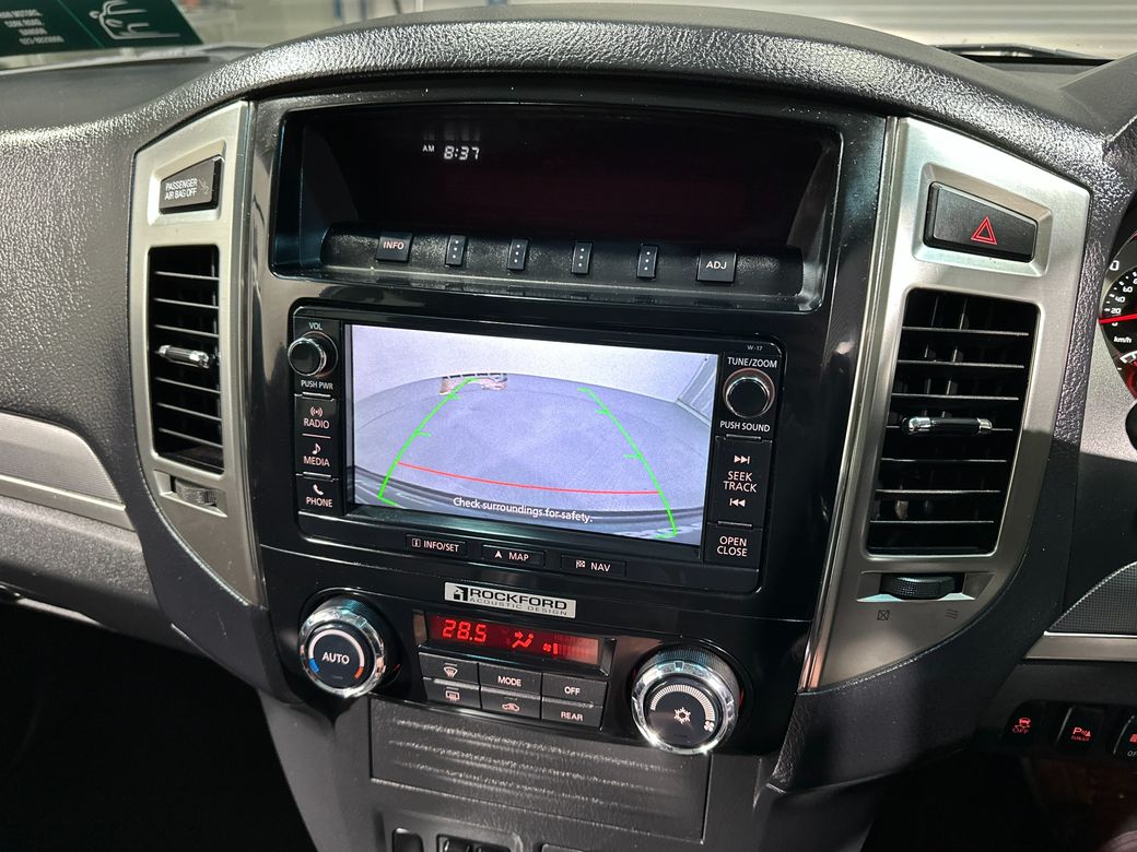 2017 Mitsubishi Pajero