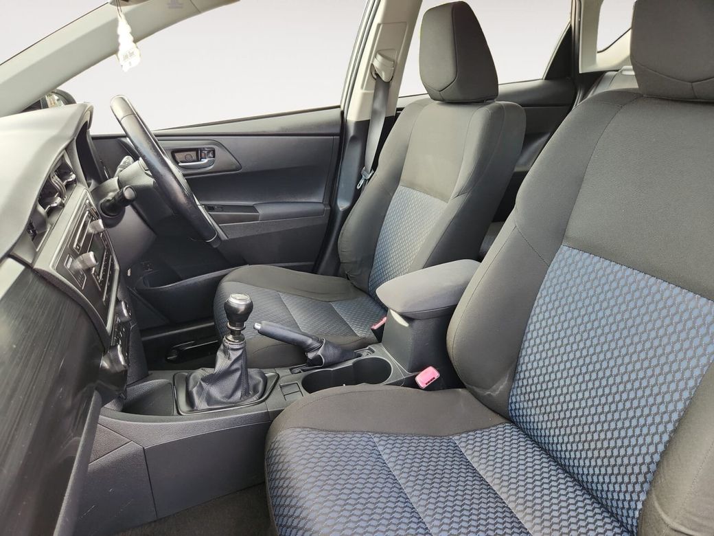 2015 Toyota Auris