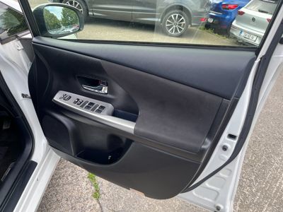 2020 Toyota Prius Alpha