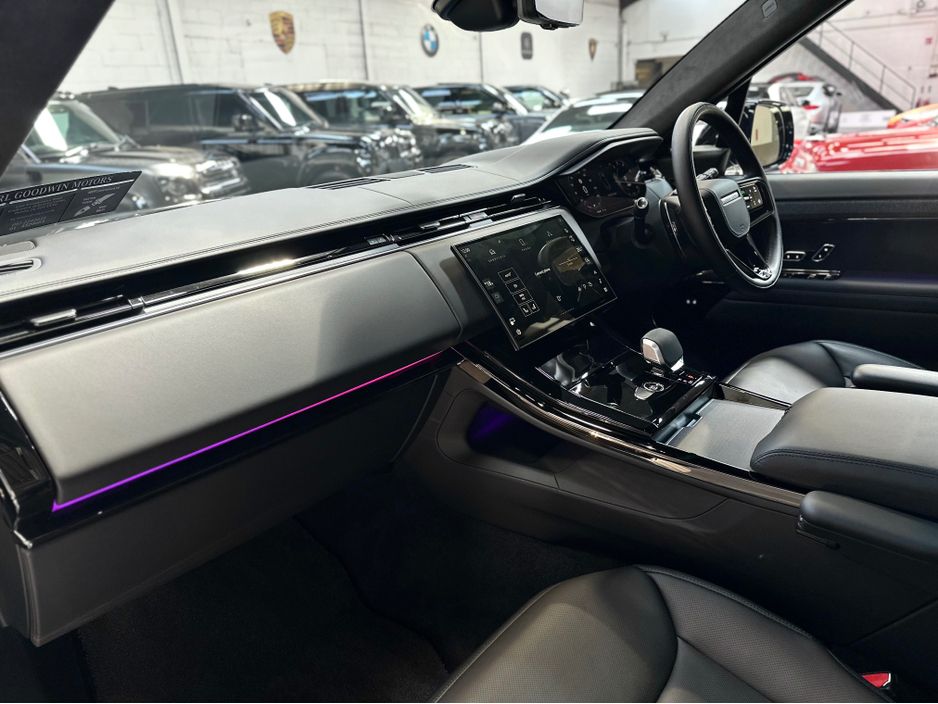 2025 Land Rover Range Rover Sport