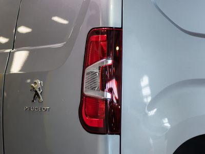 2023 Peugeot Partner