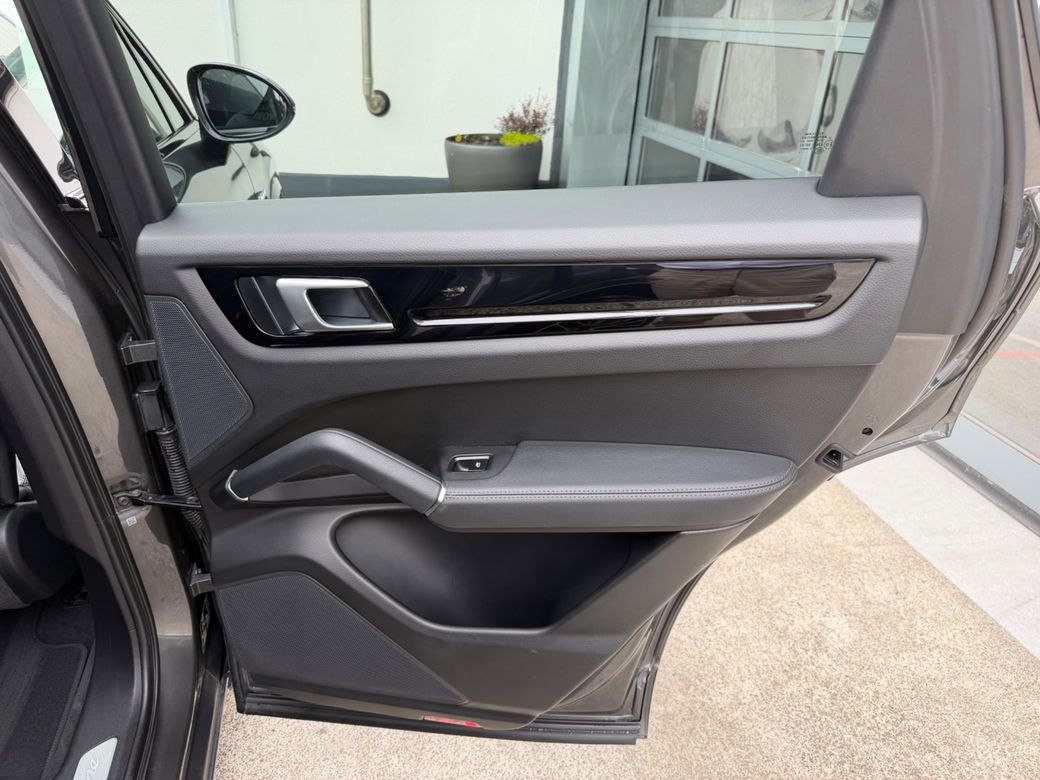 2023 Porsche Cayenne