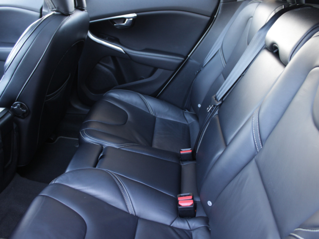 2016 Volvo V40