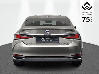 2022 Lexus ES 300h