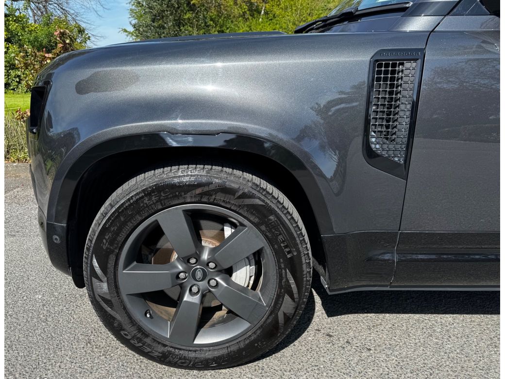2024 Land Rover Defender 110