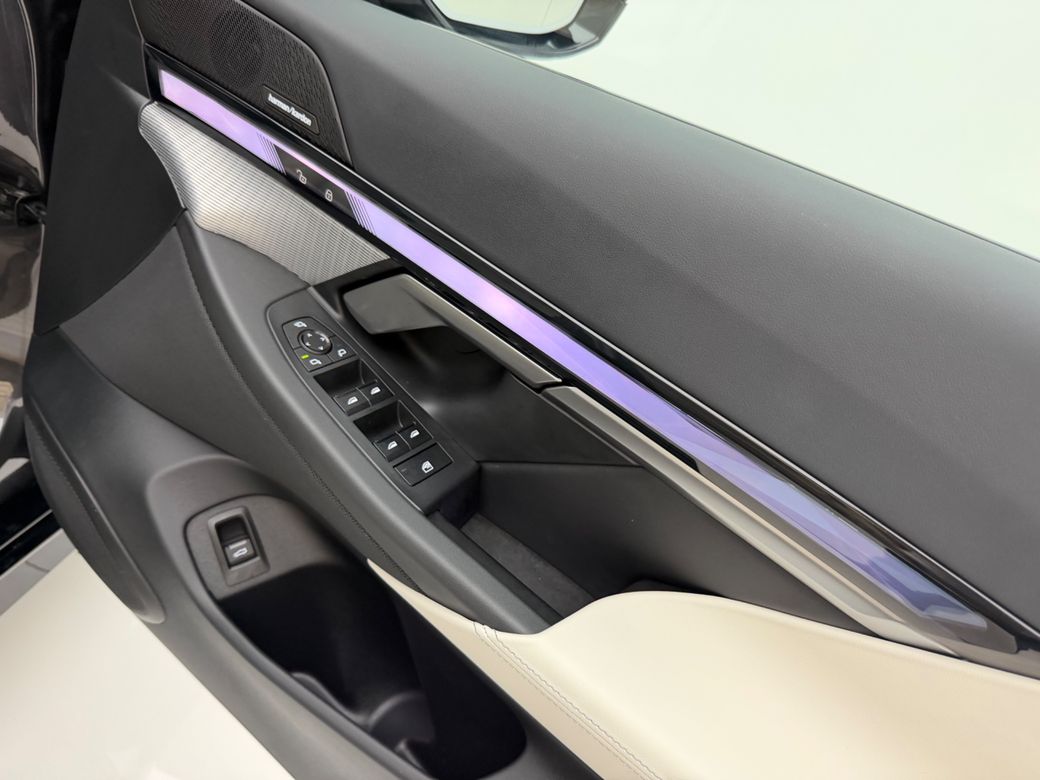 2024 BMW i5