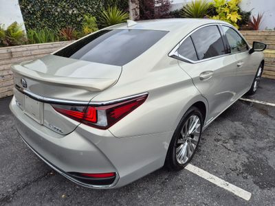 2021 Lexus ES 300h