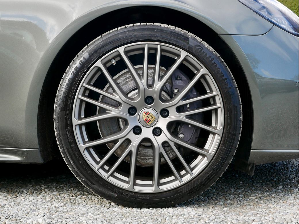 2023 Porsche Panamera