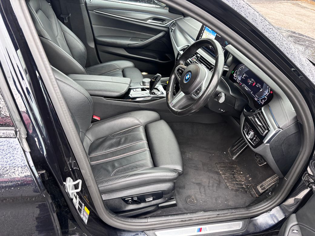 2022 BMW 530