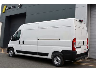 2025 Opel Movano