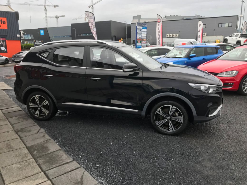 2021 MG ZS