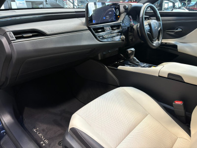 2024 Lexus ES 300h