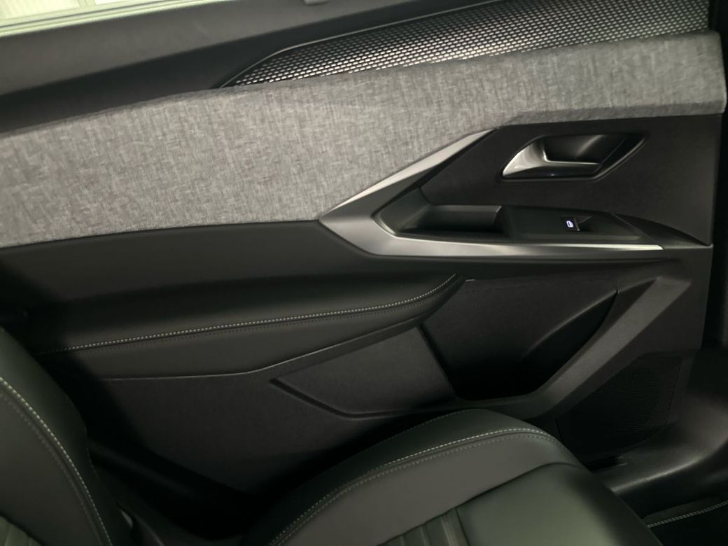 2025 Peugeot 5008