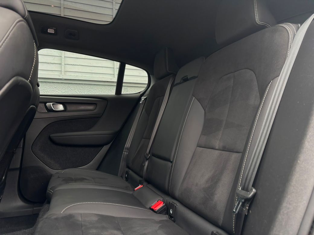 2023 Volvo C40