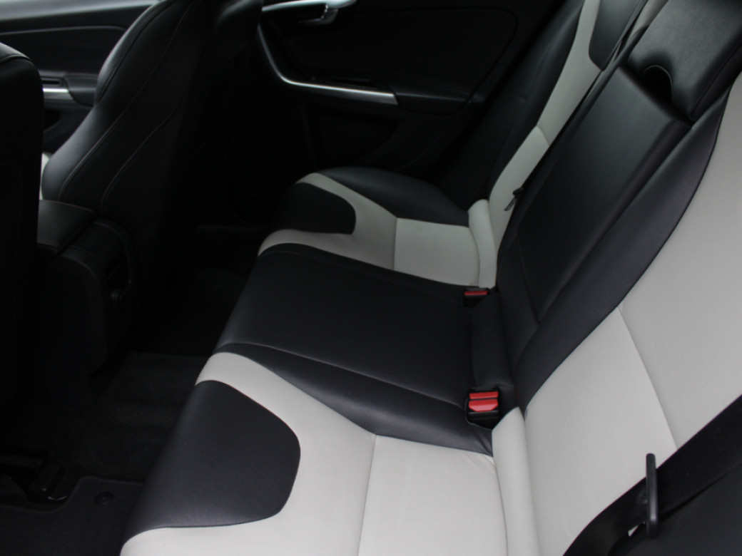 2016 Volvo V60