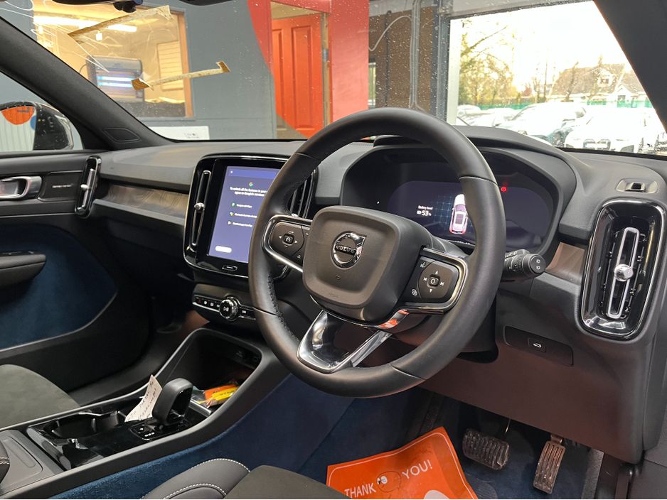 2023 Volvo XC40