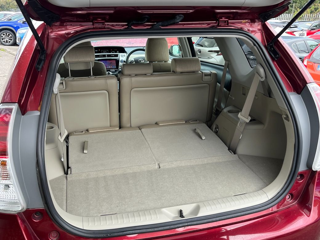 2019 Toyota Prius Alpha