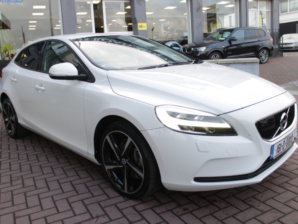 2016 Volvo V40