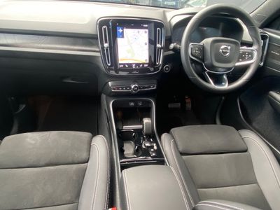 2023 Volvo XC40