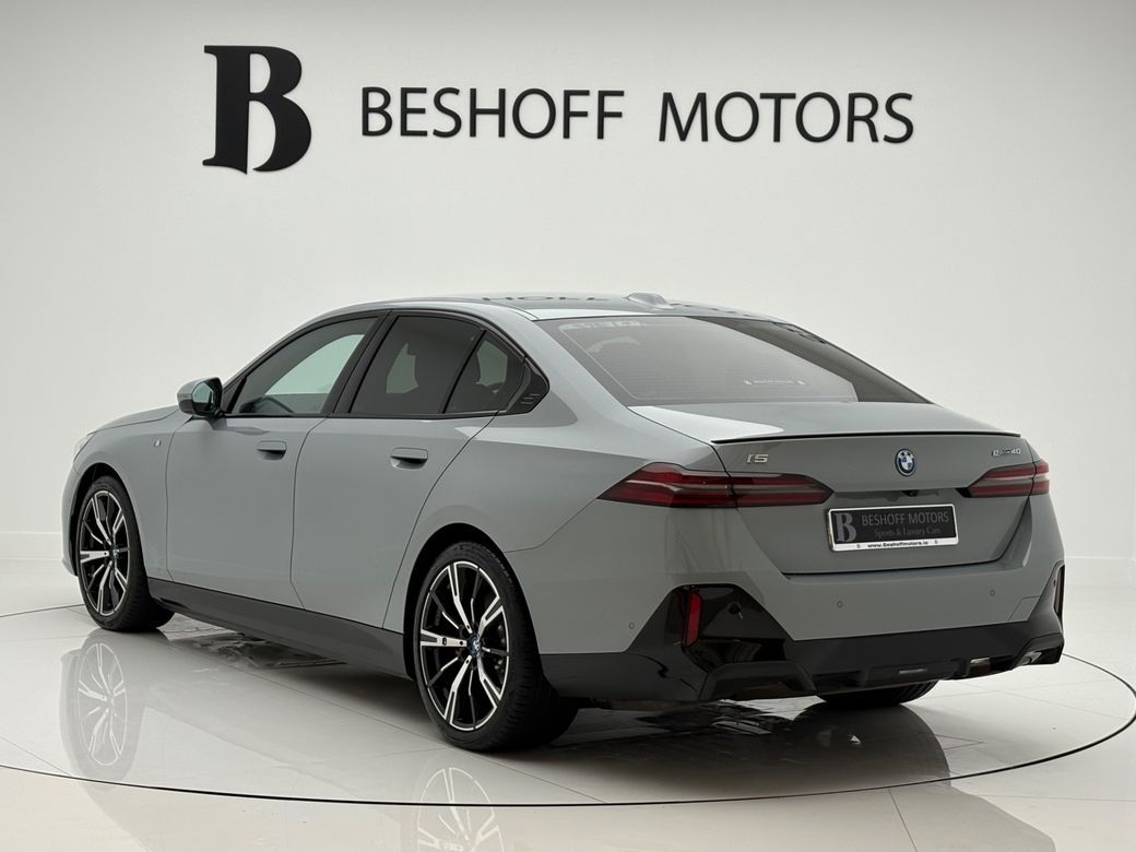 2024 BMW i5