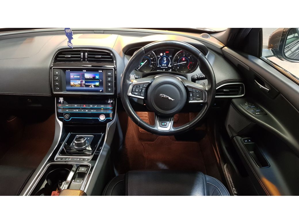 2018 Jaguar XE