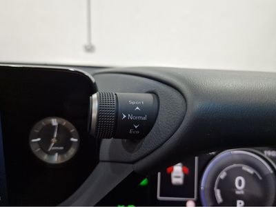 2022 Lexus ES 300h