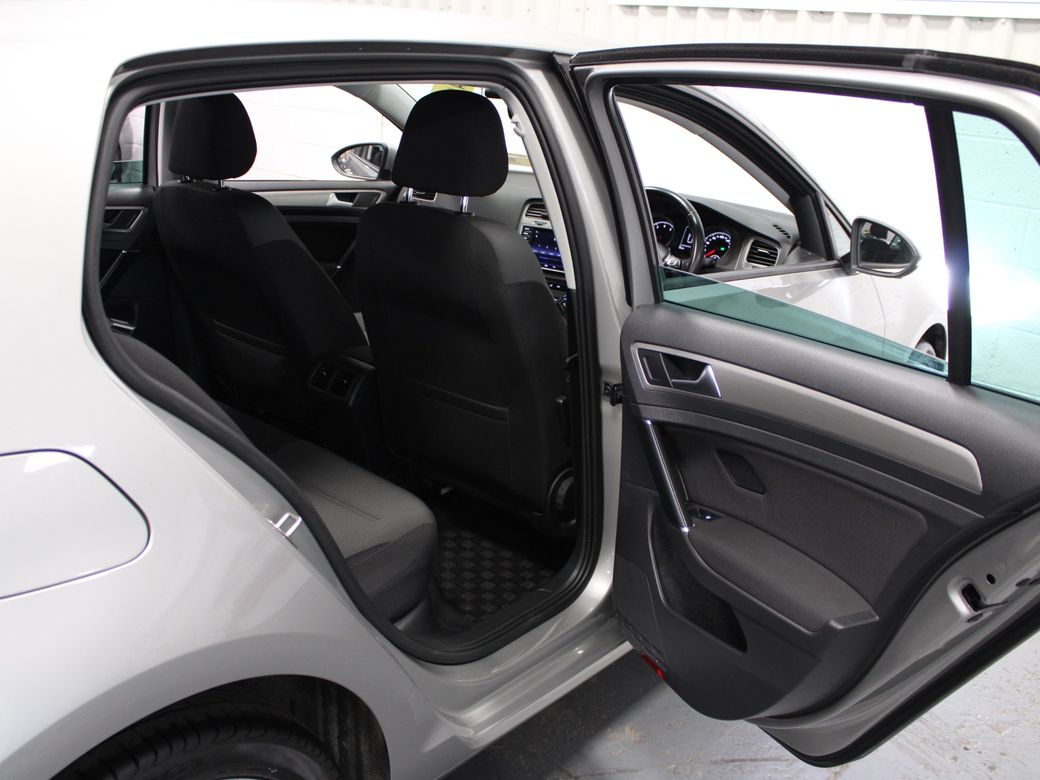 2017 Volkswagen Golf