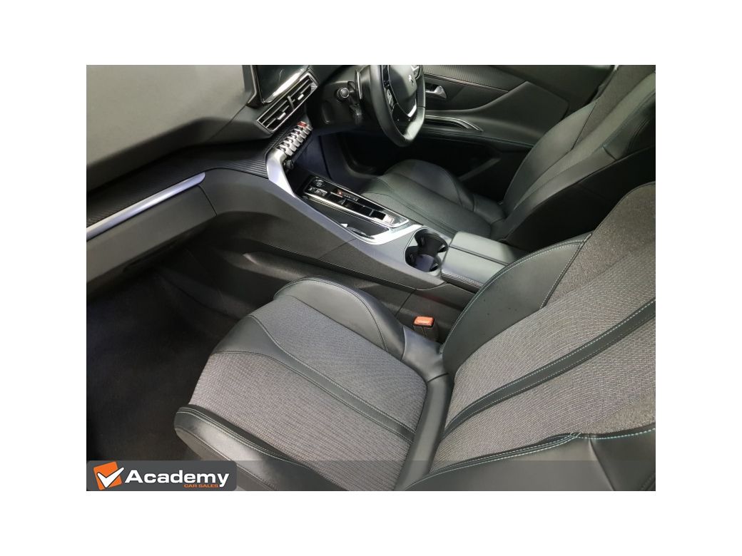2024 Peugeot 5008