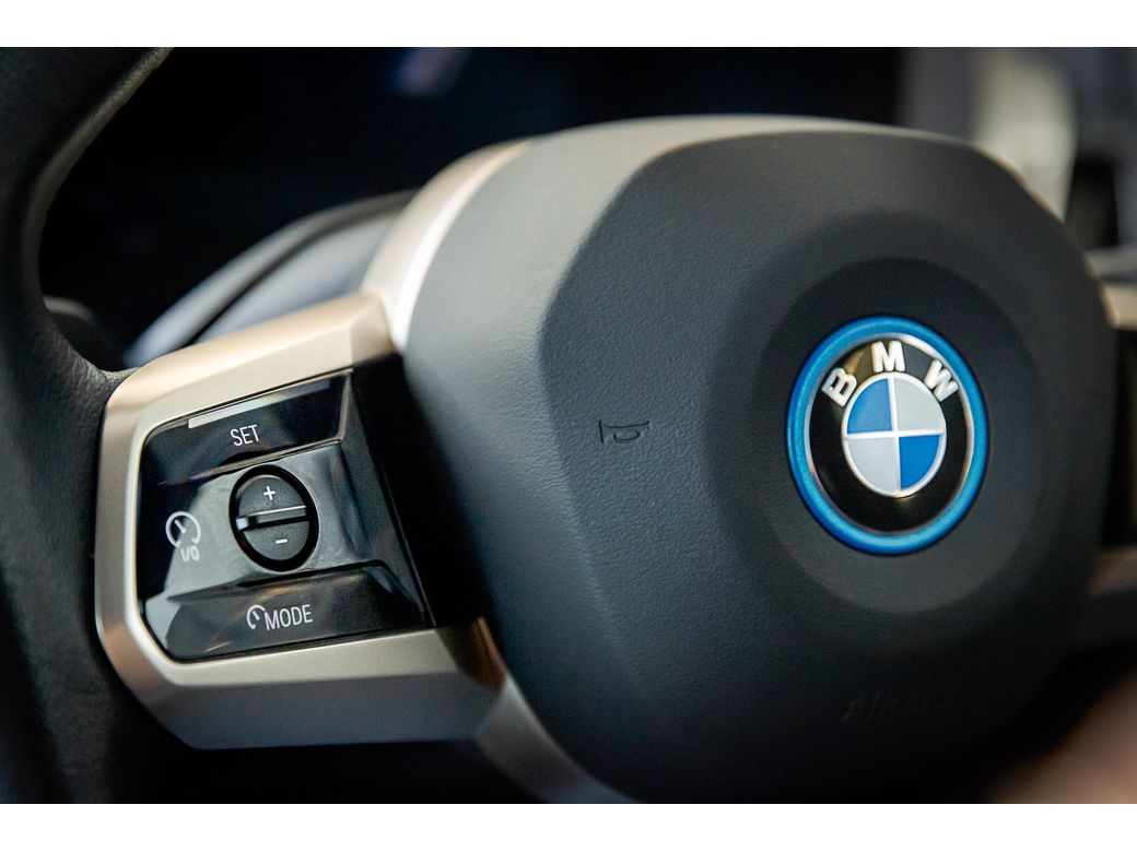2023 BMW iX
