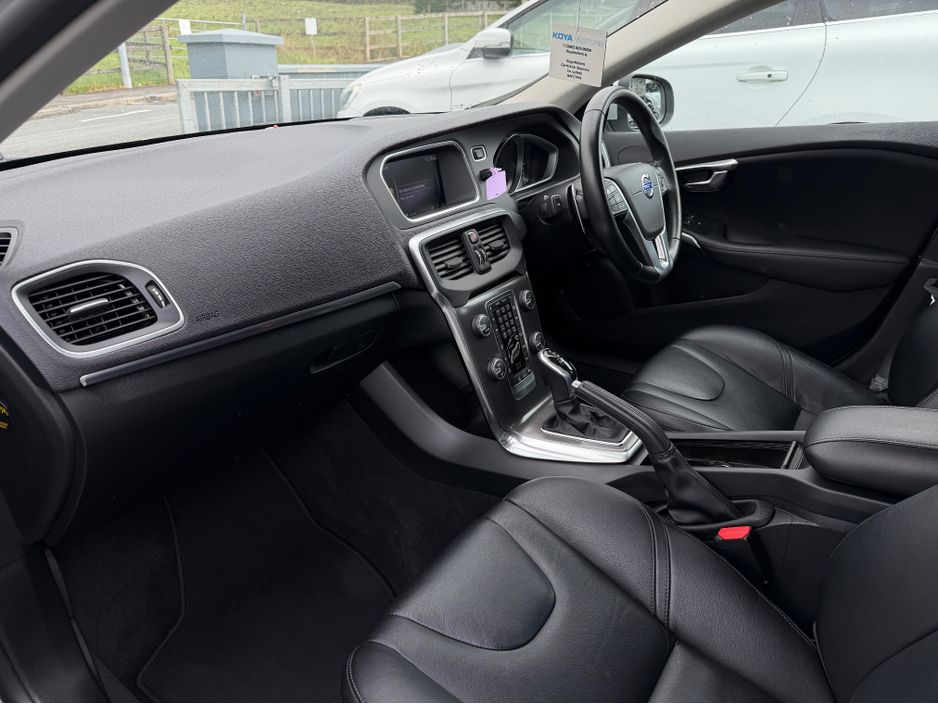 2016 Volvo V40
