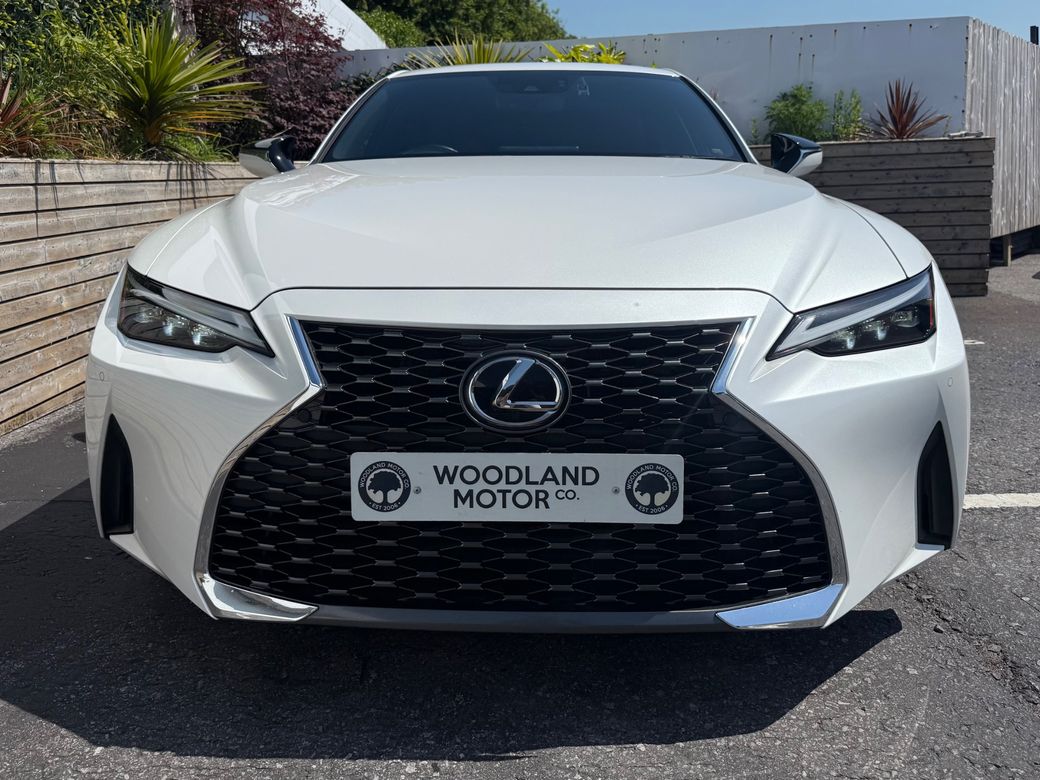 2023 Lexus IS 300h