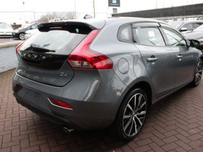2018 Volvo V40