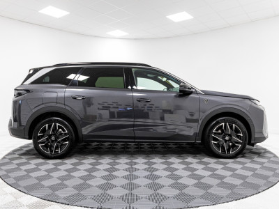 2025 Peugeot 5008
