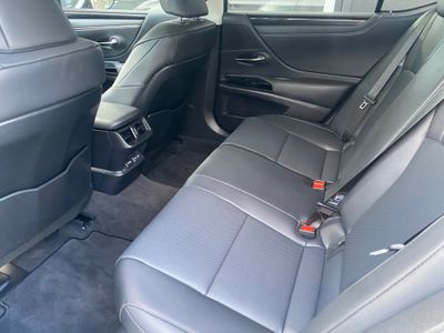 2023 Lexus ES 300h