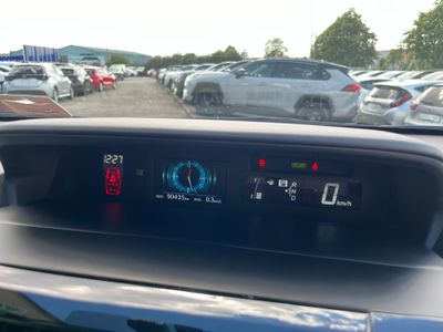 2020 Toyota Prius Alpha