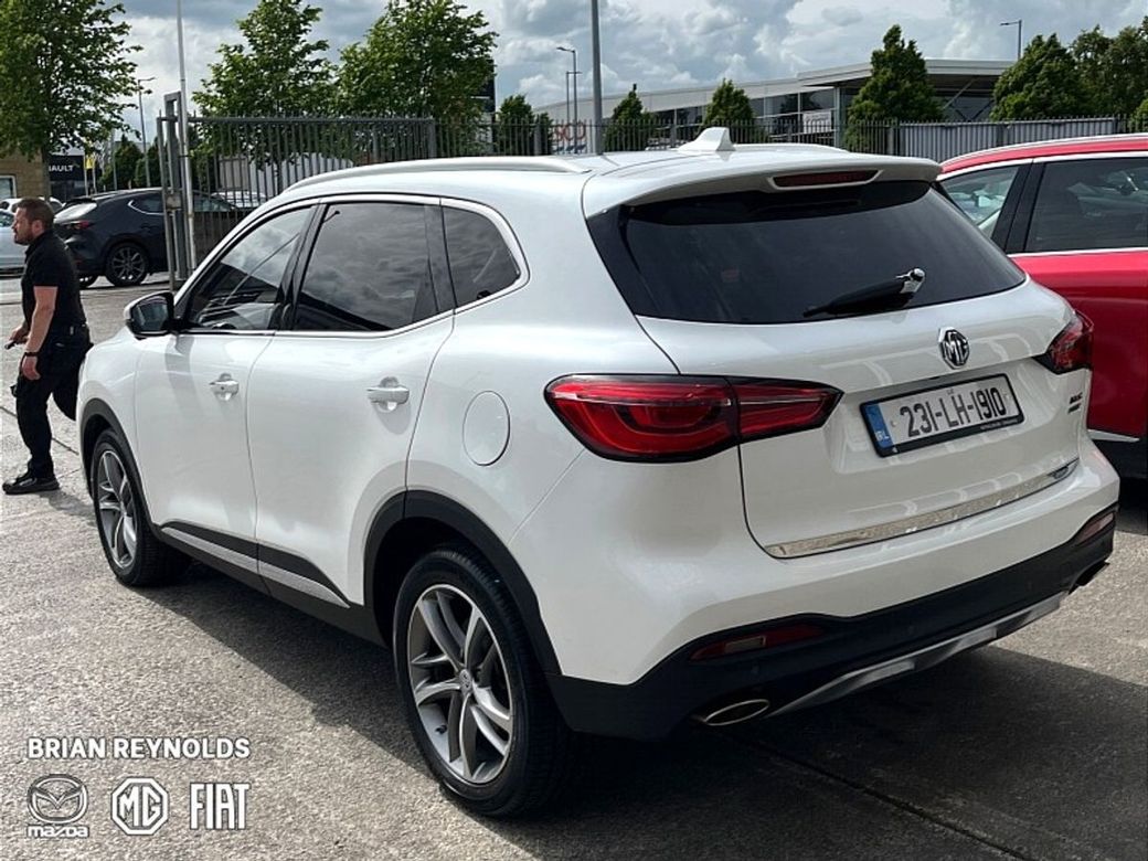 2023 MG HS