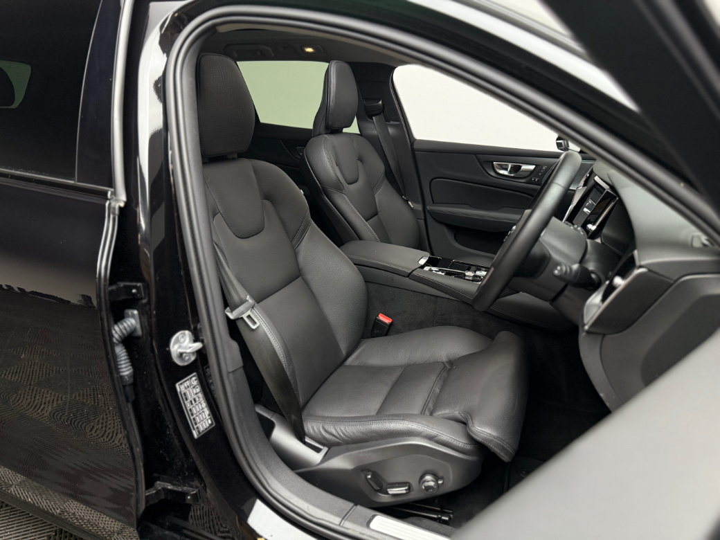 2025 Volvo V60