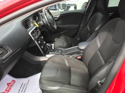 2018 Volvo V40