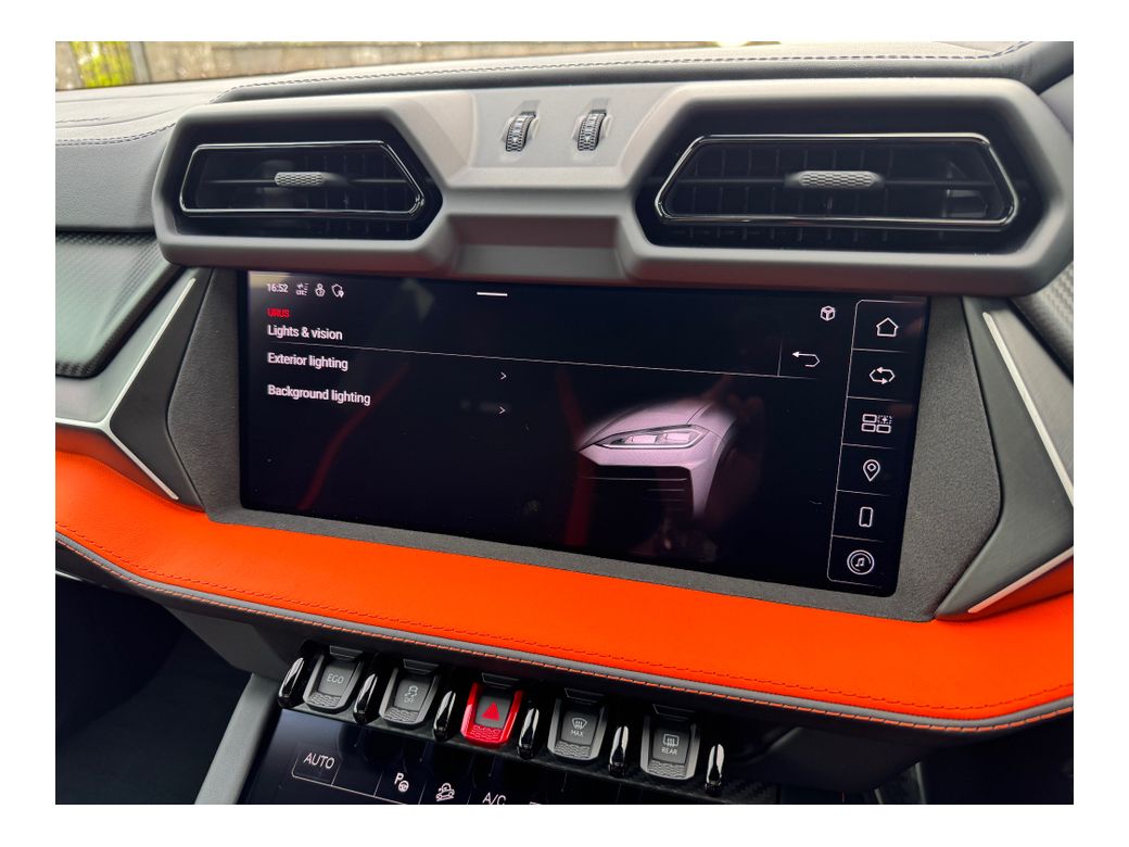 2025 Lamborghini Urus