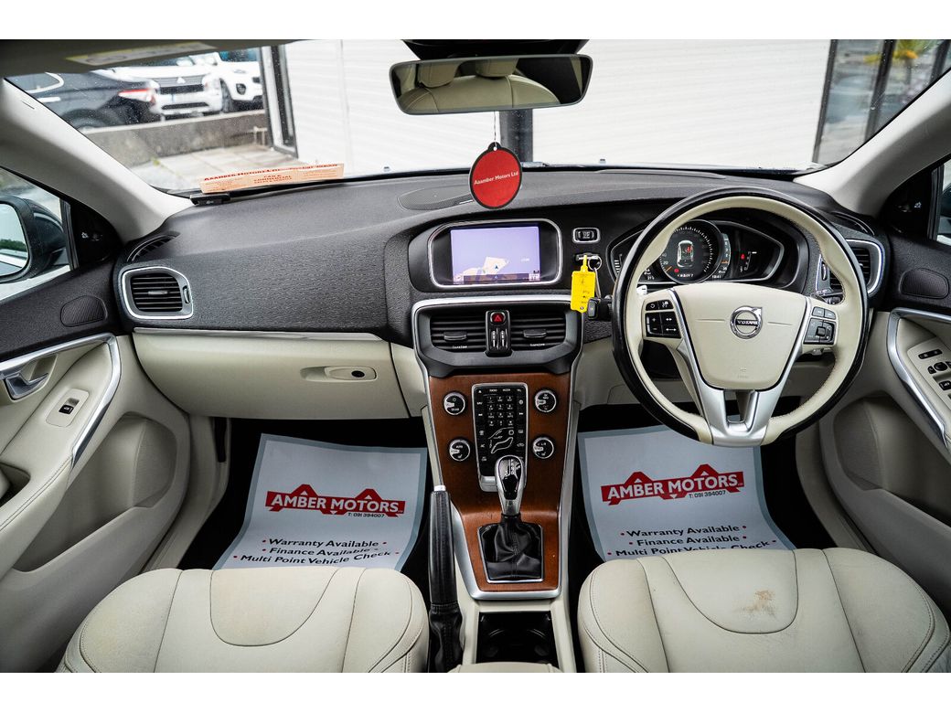 2019 Volvo V40