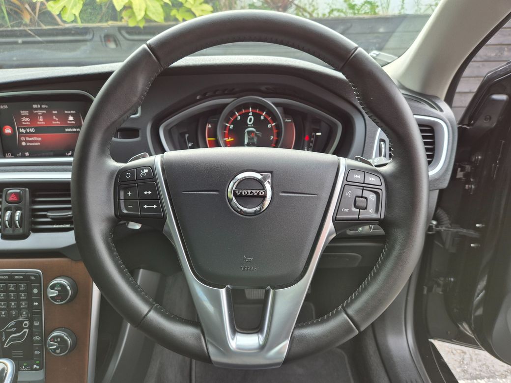 2018 Volvo V40