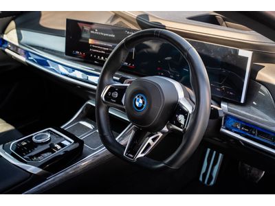 2025 BMW i7