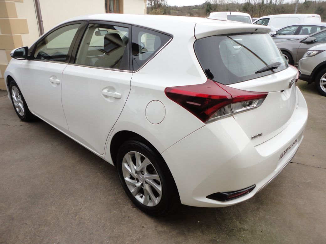 2017 Toyota Auris