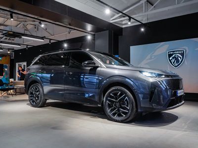 2025 Peugeot 5008