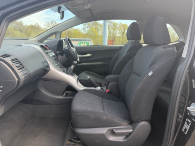 2012 Toyota Auris